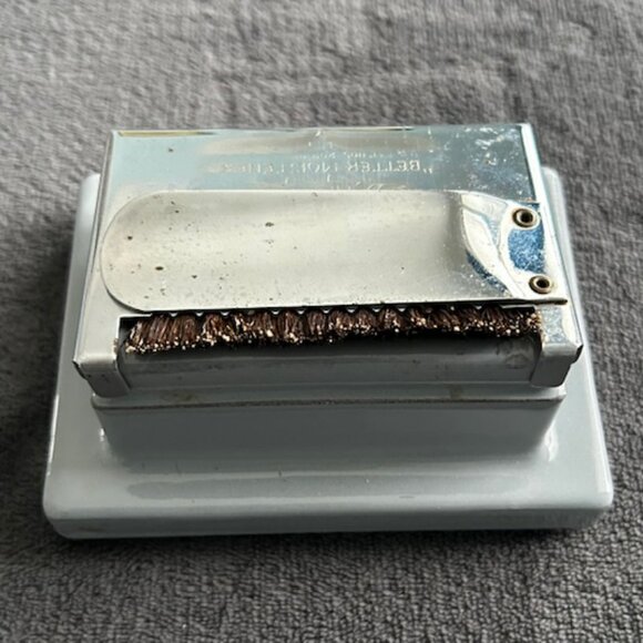 Vintage Desktop Pike Better Moistener for Stamps, Envelopes - Picture 2 of 7